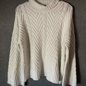 White sweater💚